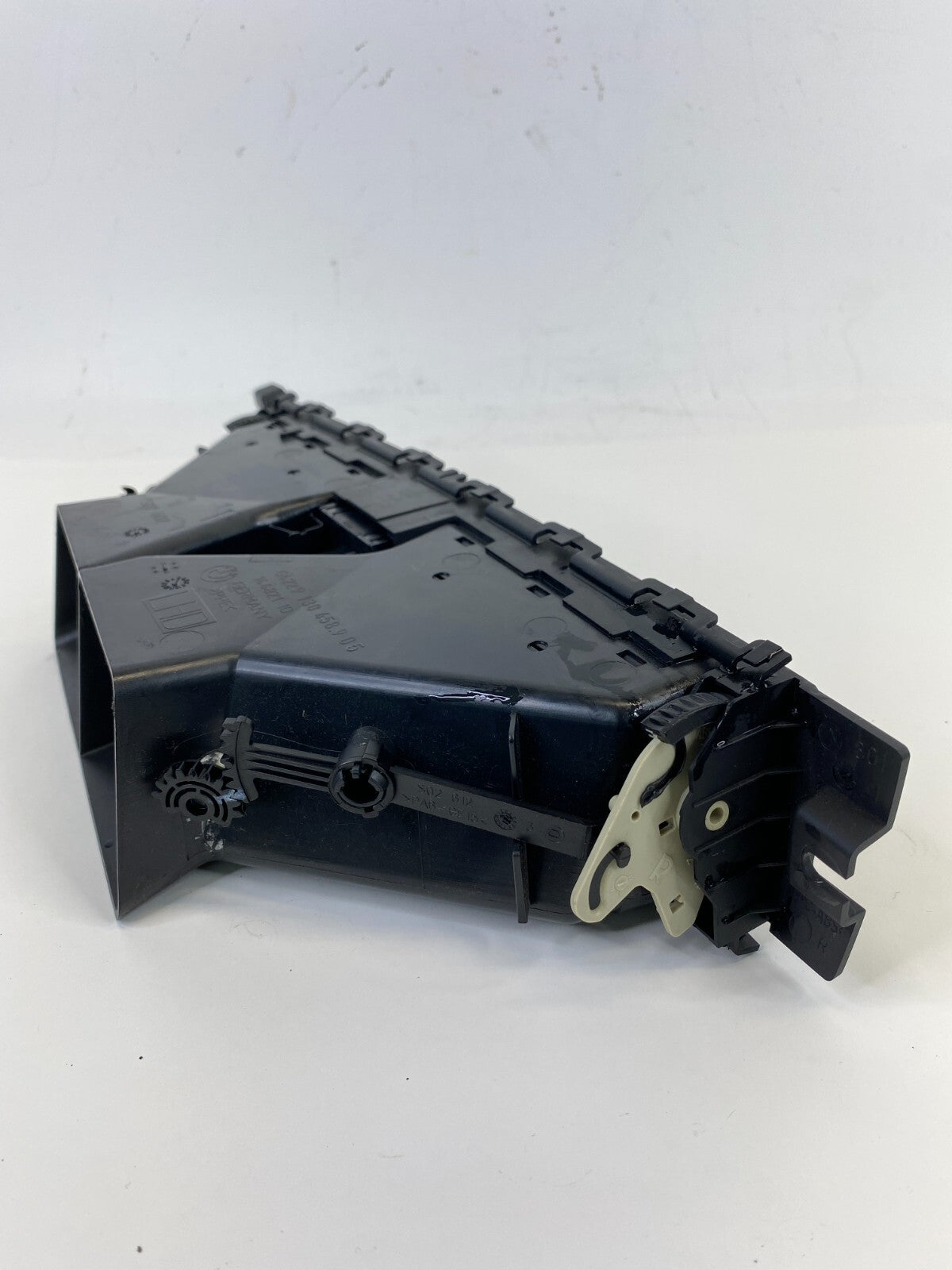 2006 BMW 330xi Dash Center Duct AC Air Vent Grille w/ Hazard Switch 64229130458