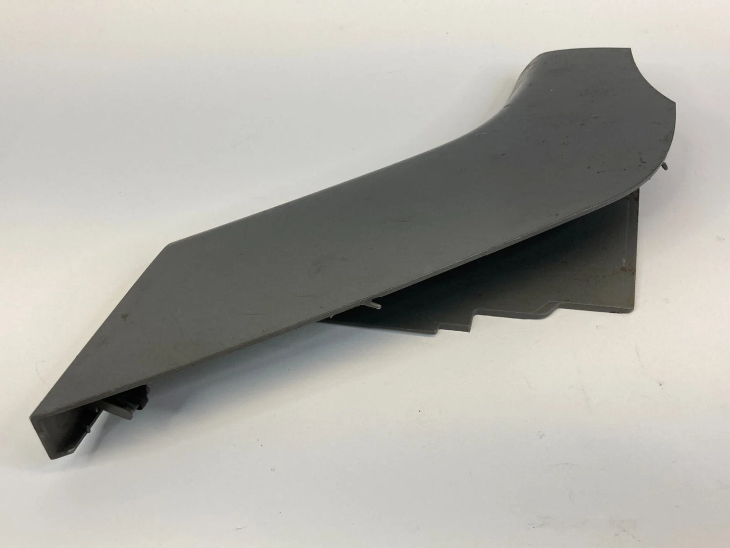 03-05 HONDA PILOT REAR CENTER CONSOLE RIGHT SIDE TRIM MOLDING 83428S9VAA010M1