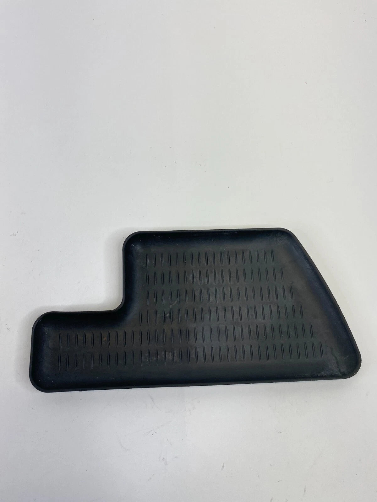 2004-2010 BMW X3 CENTER CONSOLE STORAGE COMPARMENT LINNER RUBBER MAT 3405552 OEM