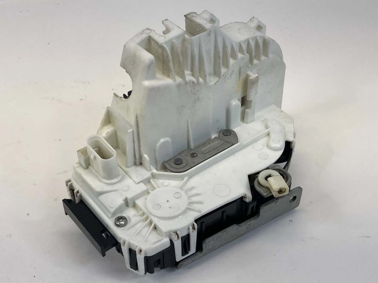 2011-2016 CHRYSLER TOWN & COUNTRY FRONT RIGHT DOOR LOCK LATCH ACTUATOR 04589694A