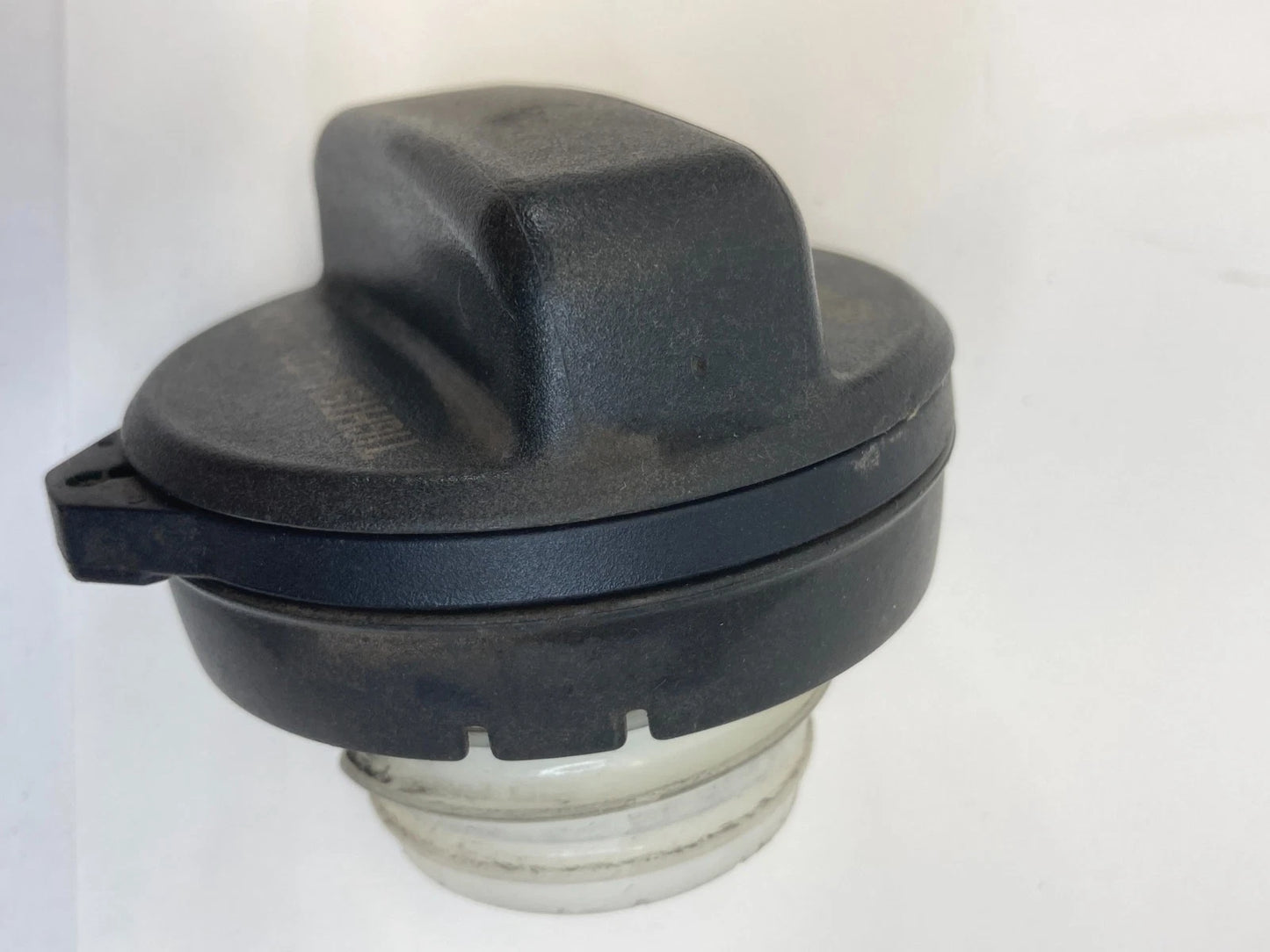 2008-2012 HONDA ACCORD SEDAN GAS FUEL FILLER TANK LID COVER CAP OEM