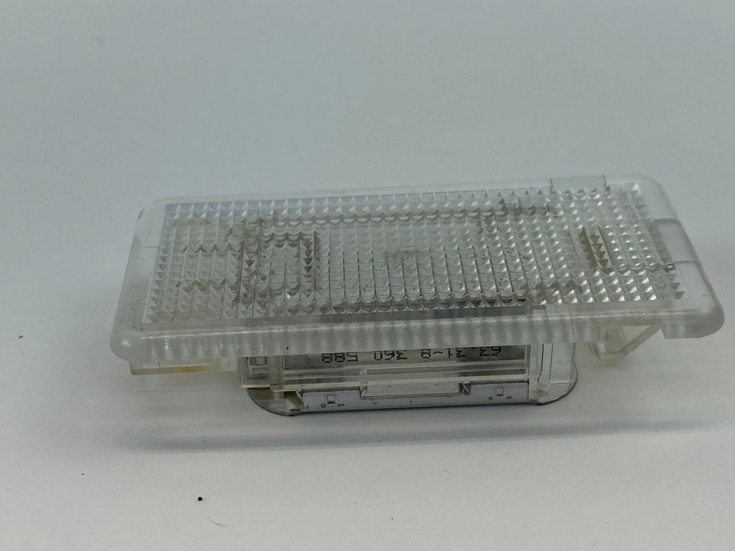98 BMW 740IL 04-07 BMW 530I 525I COURTESY LAMP GLOVE BOX LIGHT ASSY 63318360588