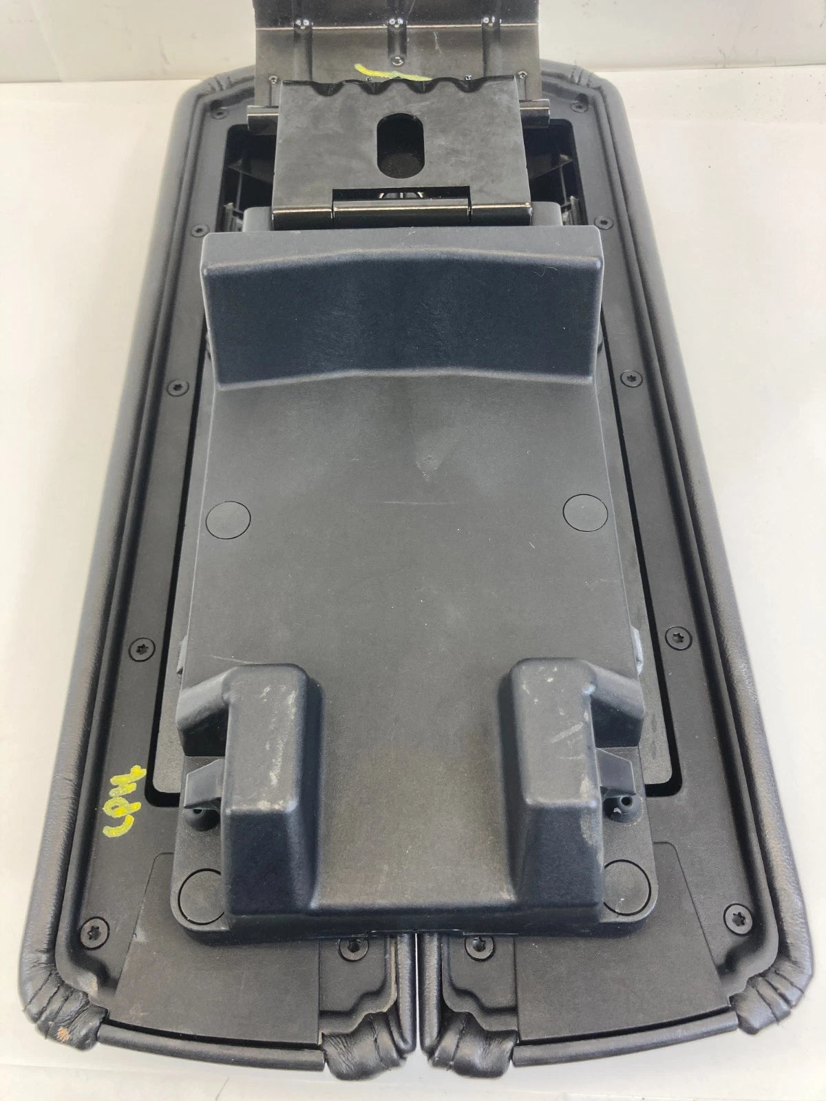 2010-2019 LINCOLN MKT CENTER CONSOLE SLIDING ARMREST ARM REST LID LEATHER BLACK
