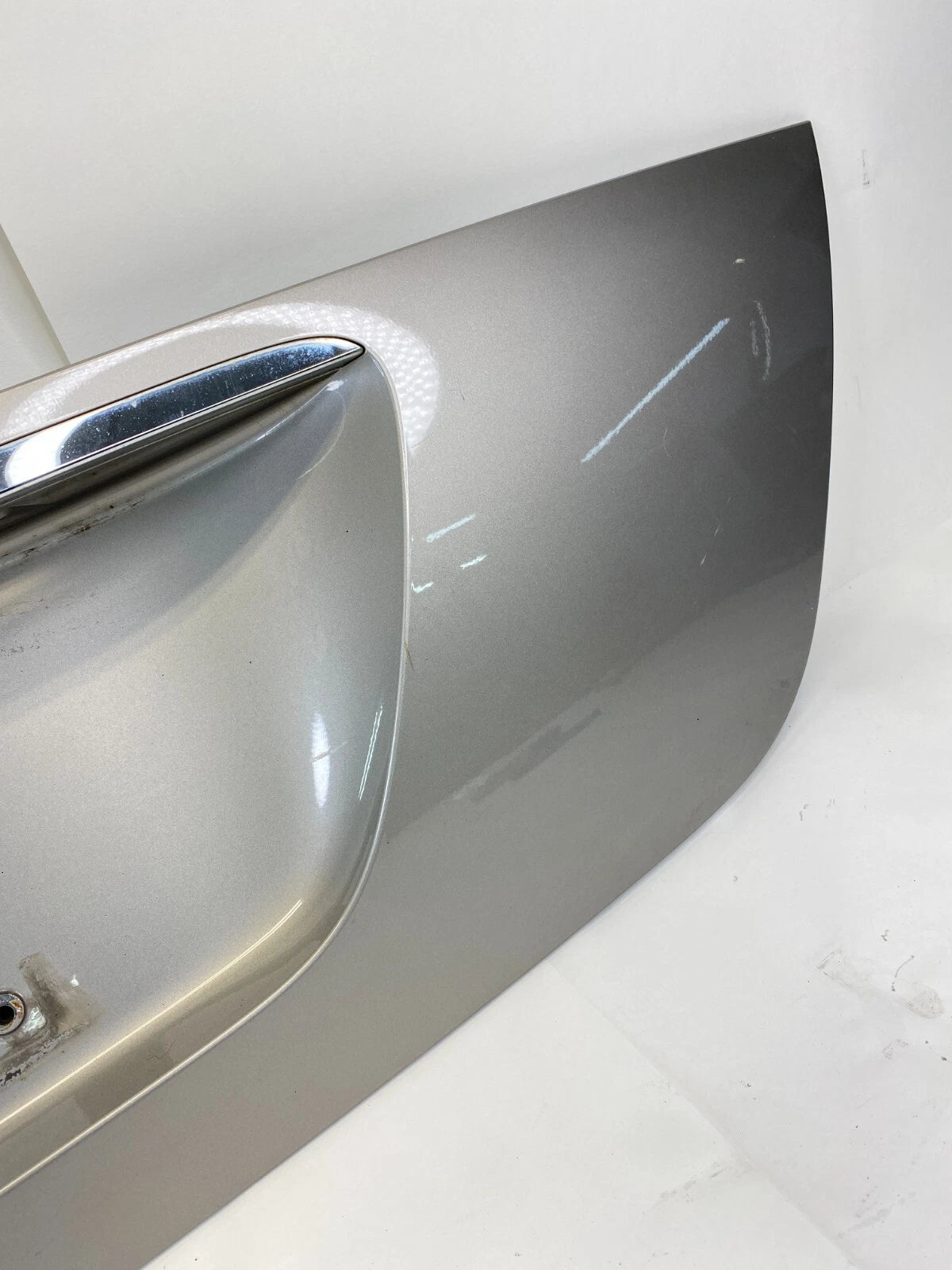 03-06 MERCEDES-BENZ E320 TRUNK LID TAILGATE LICENSE PLATE TRIM A2117500337 OEM