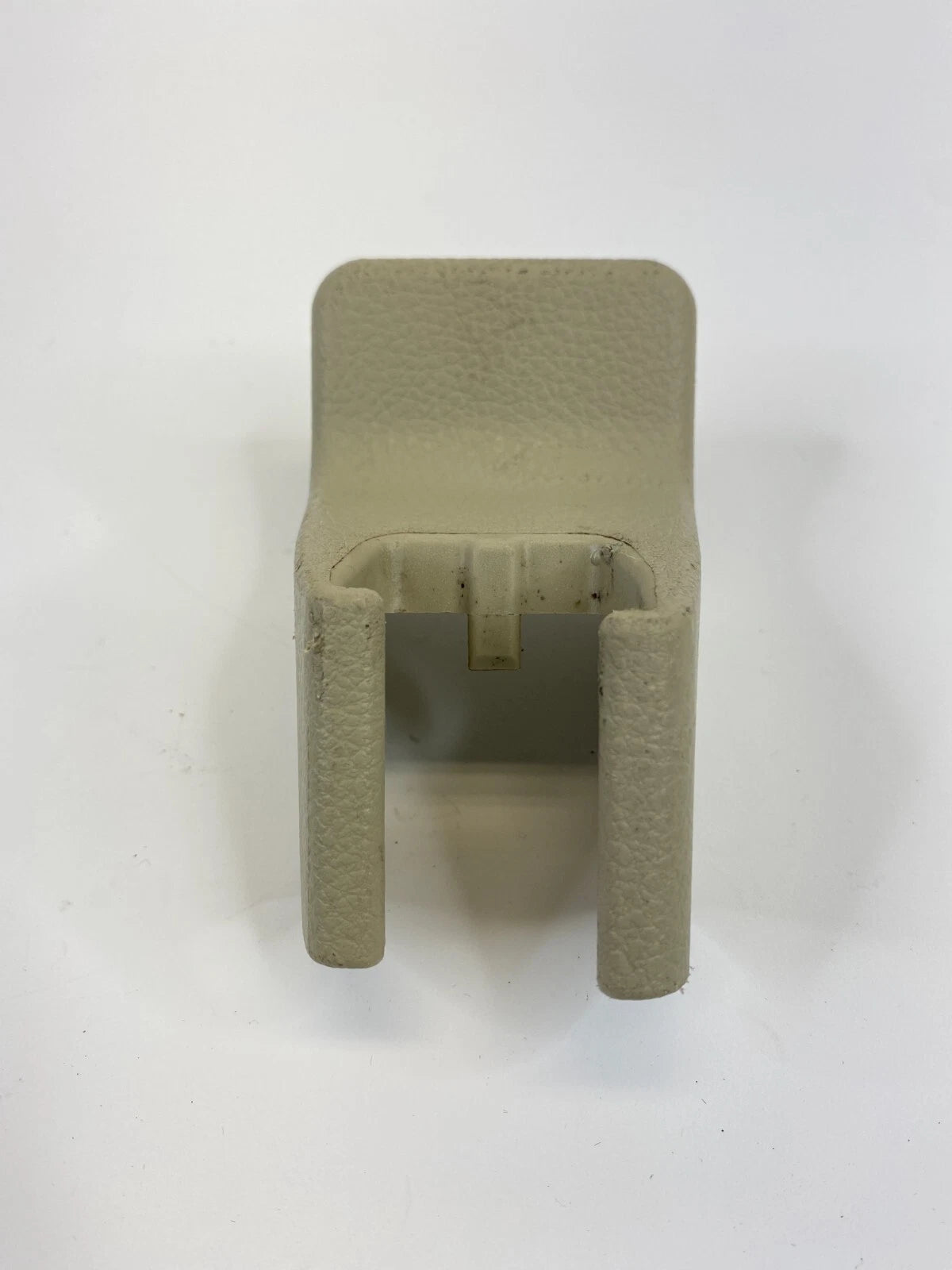 2006-2010 INFINITI M35 FRONT LEFT SEAT OUTER TRACK END INNER COVER 87559-EG000