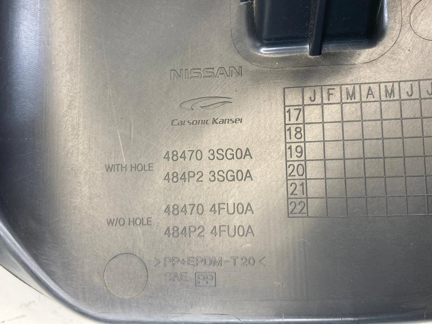 2013-2019 NISSAN SENTRA UPPER & LOWER STEERING COLUMN COVER 48470-3SG0A OEM