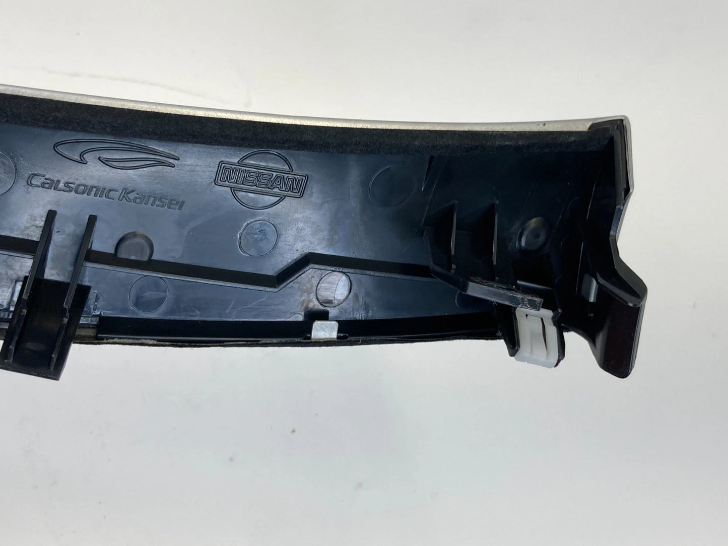 08 09 INFINITI G37 RH FR GLOVE BOX DASH BRUSHED ALUMINUM TRIM MOLDING 68411JK600