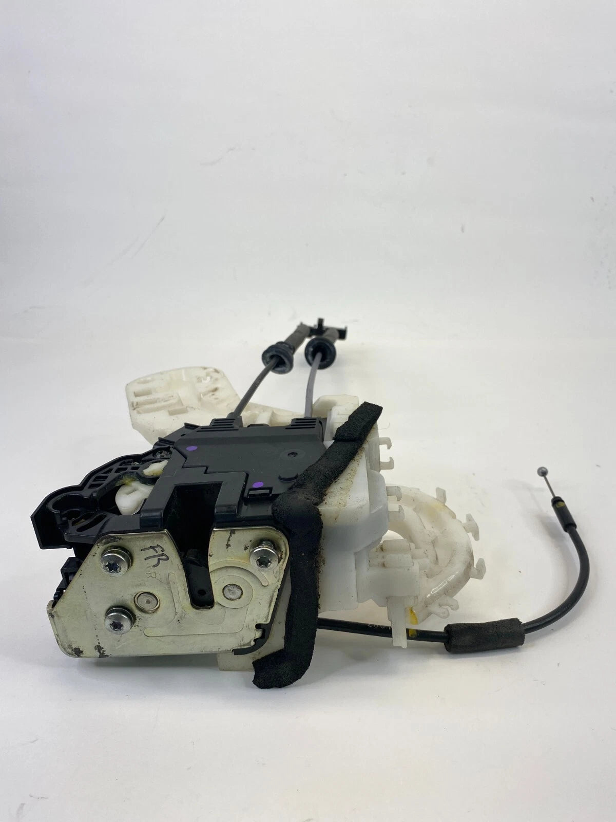 11-16 HYUNDAI ELANTRA FRONT RIGHT PASSENGER SIDE DOOR LOCK LATCH OEM 81320-3X010