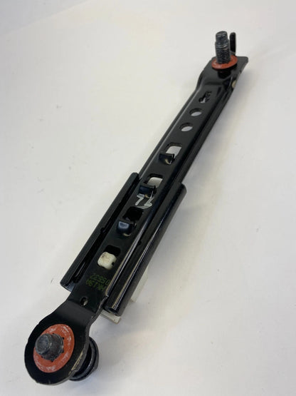 2012-2017 KIA RIO HATCHBACK FRONT LEFT DRIVER SEAT BELT HEIGHT ADJUSTER ASSEMBLY