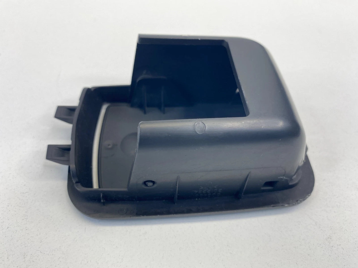 11-19 CHEVROLET CRUZE REAR SEAT DECK CHILD SAFETY ANCHOR HOOK COVER TRIM 5034901