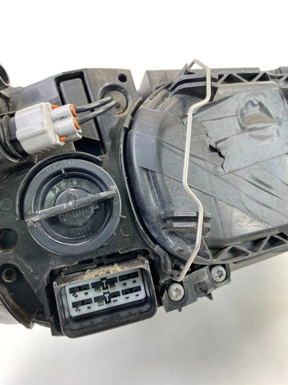 2003 2004 VOLVO S40 FRONT LEFT DRIVER HEADLIGHT HEADLAMP LAMP HALOGEN 30678318