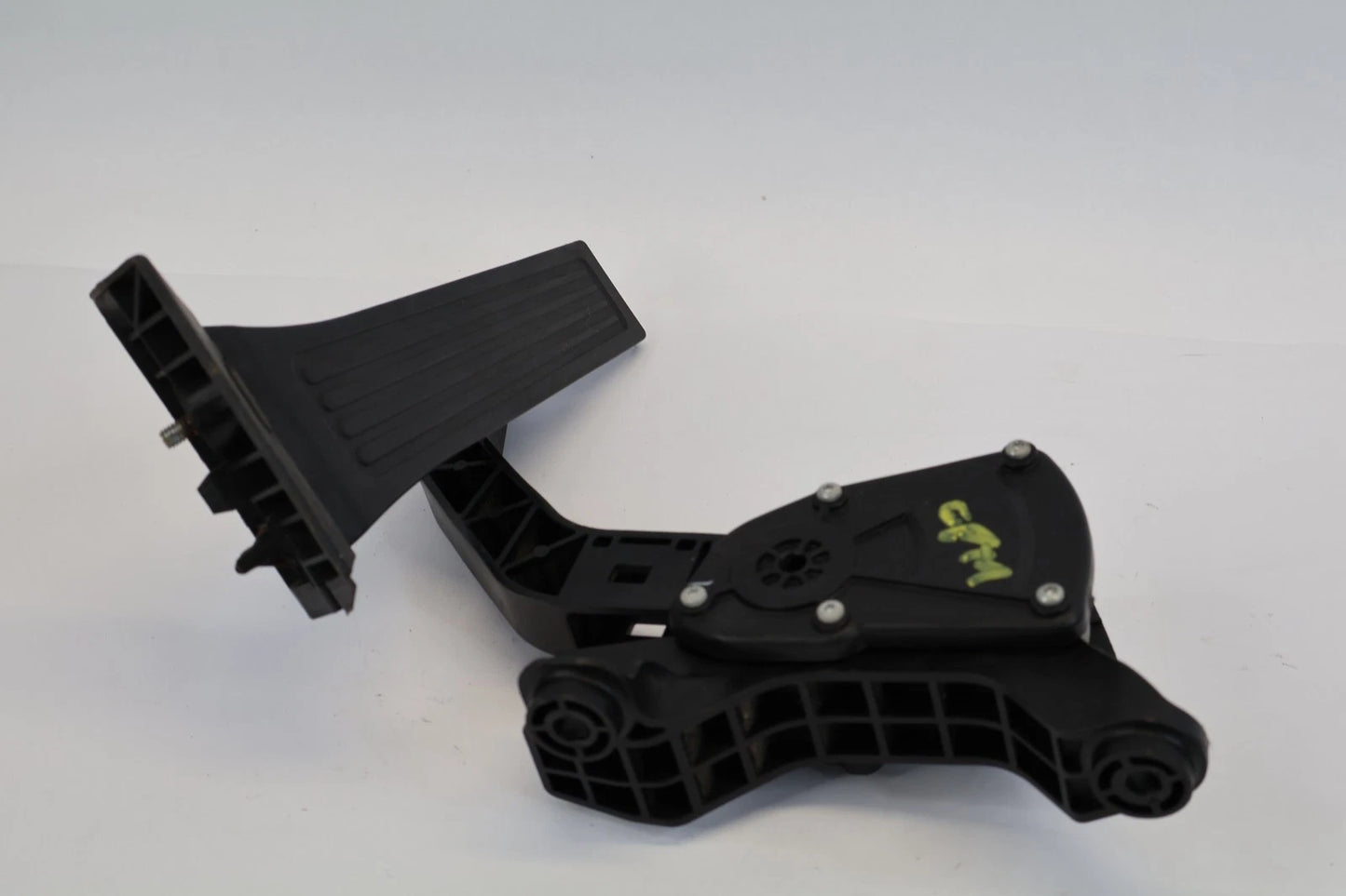 2009-2014 HYUNDAI SONATA ACCELERATOR GAS PEDAL W/ TRAVEL SENSOR 32700-3Q100