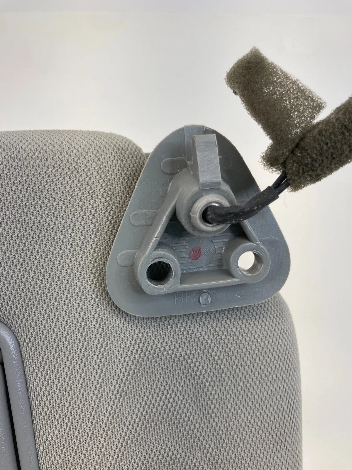 06-09 HYUNDAI TUCSON DRIVER & PASSENGER SUNVISOR SUN VISOR PAIR SET TRIM OEM