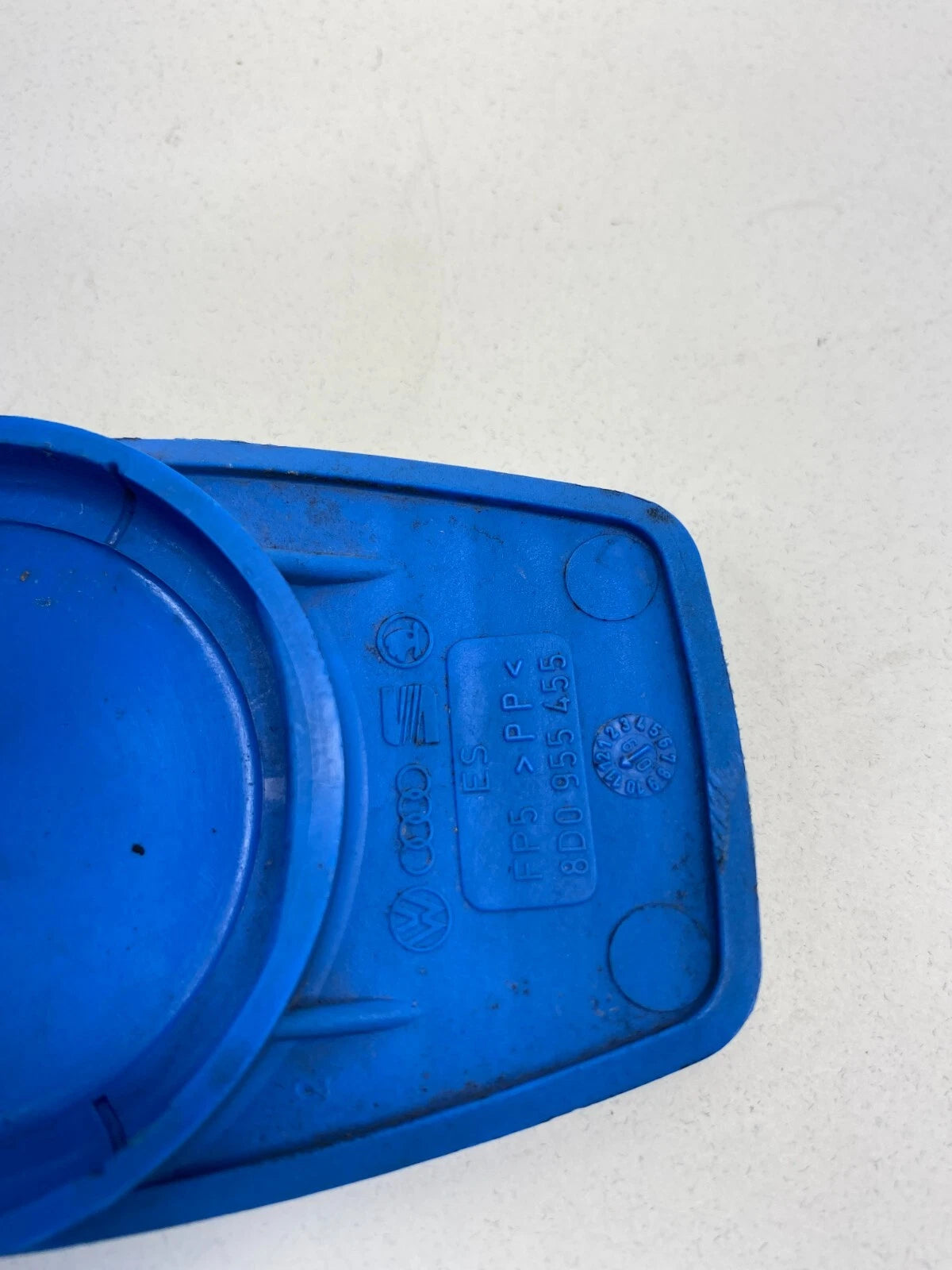 1990-2021 VW VOLKSWAGEN PASSAT RESERVOIR FLUID WASHER CAP 8D0-955-455 OEM