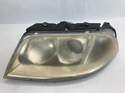 2001-2005 VOLKSWAGEN PASSAT FRONT LEFT DRIVER HEADLIGHT HEAD 3BO-941-015AQ OEM