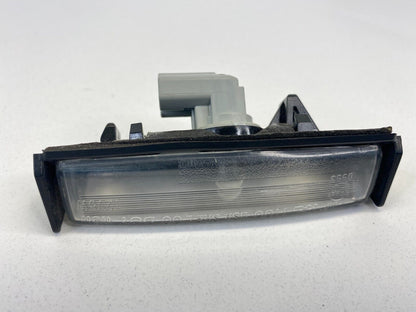 2004-2010 Toyota Sienna LE Van Rear Trunk License Plate Light Lamp Assy E130553