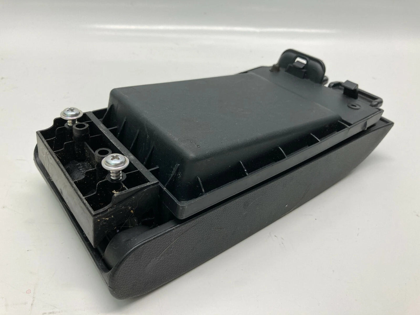 2006-2010 MAZDA 5 MAZDA5 CENTER CONSOLE ARMREST LID STORAGE COMPARTMENT BLACK