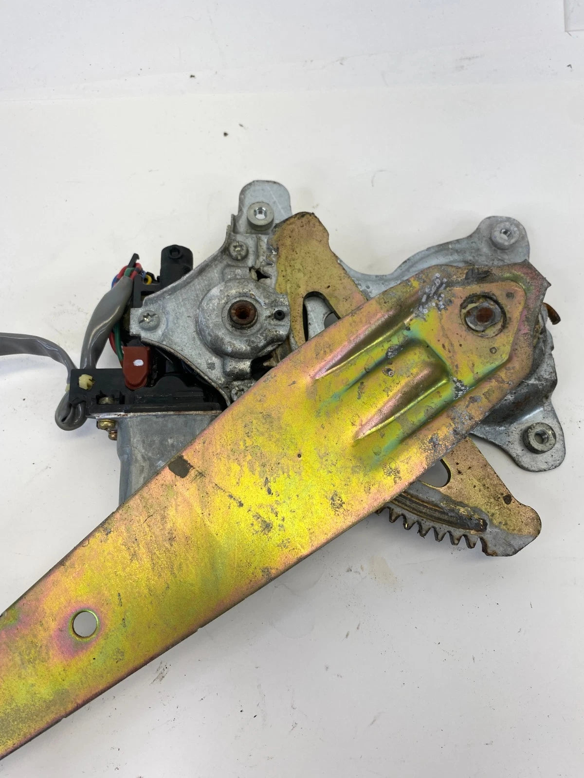 1998-2005 LEXUS GS300 REAR LEFT SIDE DOOR WINDOW MOTOR REGULATOR 85710-30350