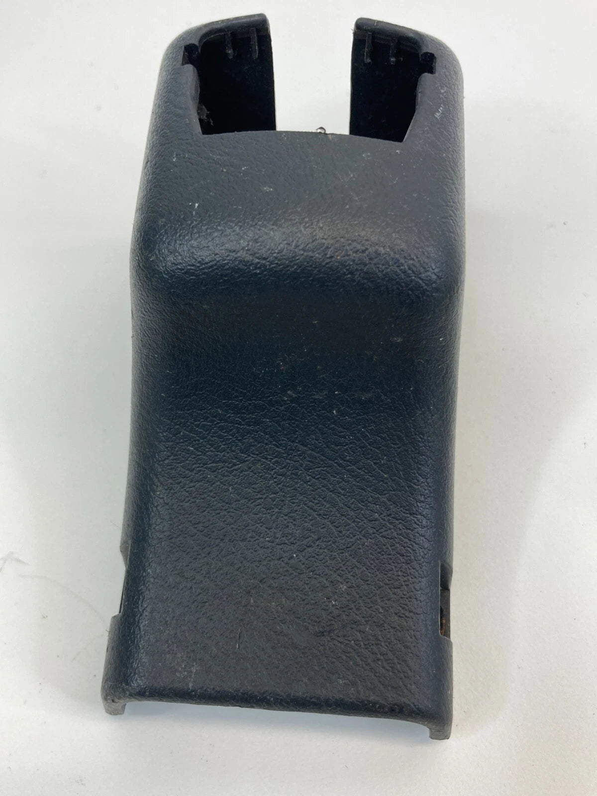 2003-2006 HONDA ELEMENT FRONT LEFT SEAT RAIL TRACK INNER BOLT TRIM COVER
