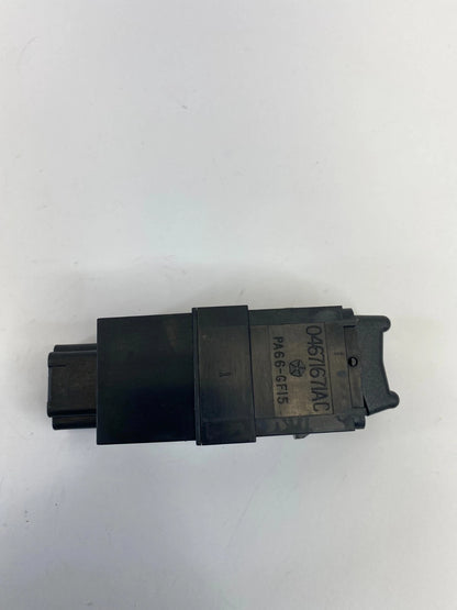2001-2005 CHRYSLER PT CRUISER REAR WINDSHIELD WIPER CONTROL SWITCH BUTTON