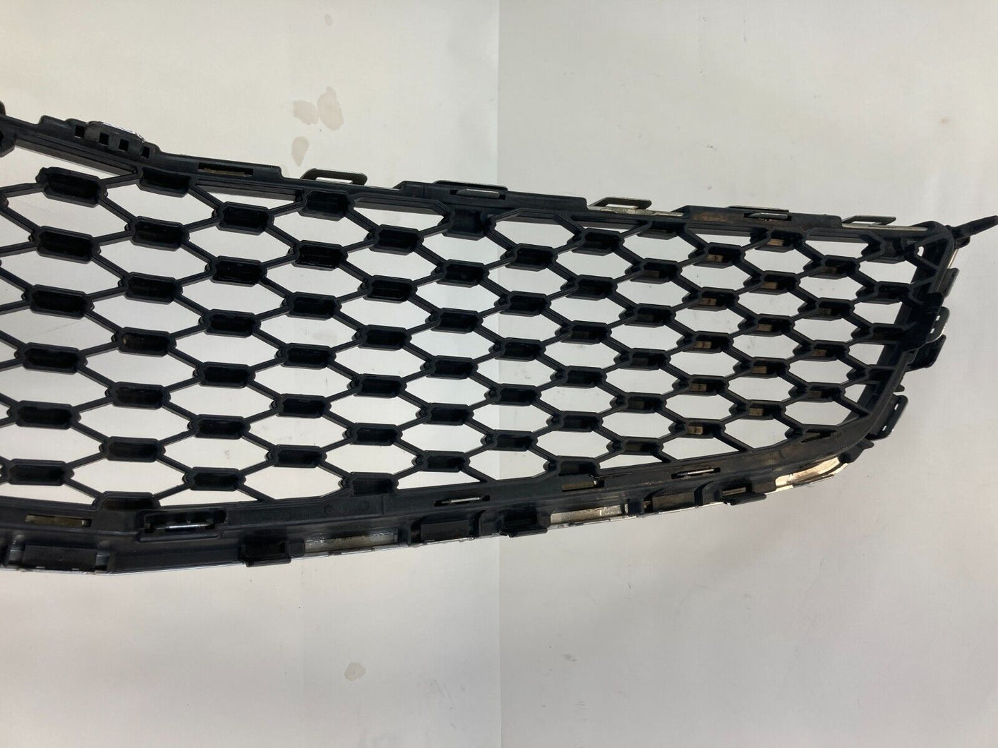 10 11 12 13 14 15 Chevrolet Equinox Front Lower Center Bumper Grill Grille OEM