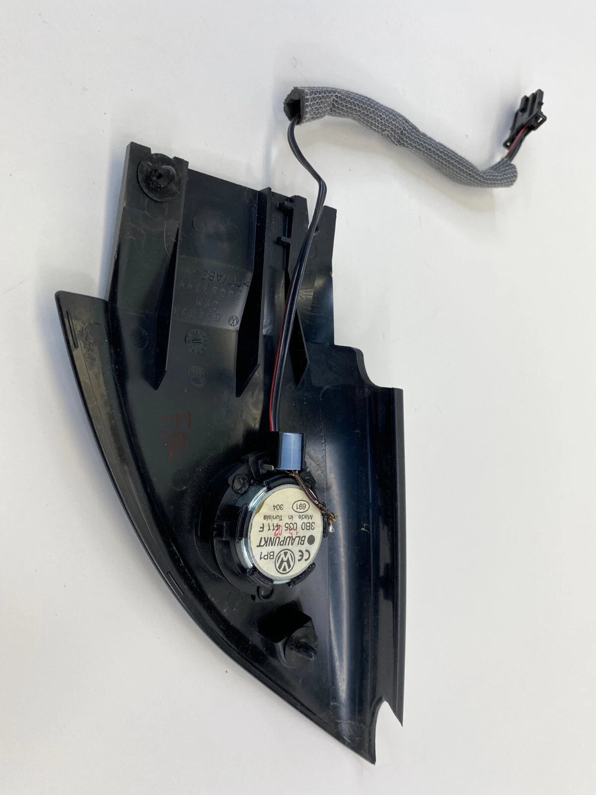 2002-2005 VW PASSAT FRONT RIGHT SIDE DOOR CORNER COVER W TWEETER 3B0837994 OEM