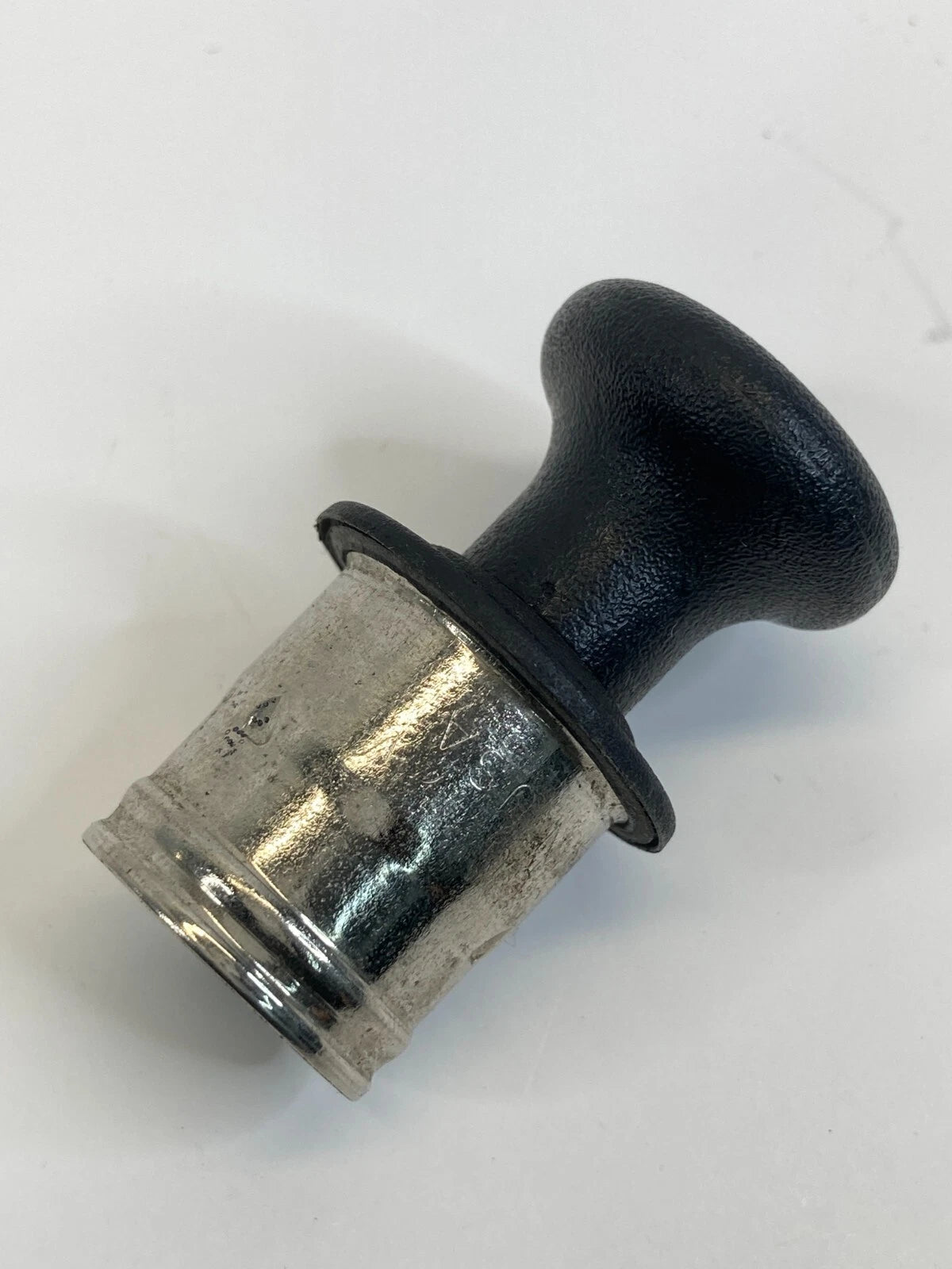 2005 2006 2007 CHRYSLER 300 POWER OUTLET CIGARETTE LIGHTER SOCKET OEM