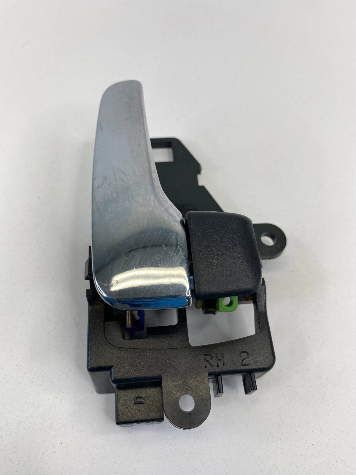 2007-2013 MITSUBISHI OUTLANDER FRONT RIGHT PASSENGER SIDE INTERIOR DOOR HANDLE