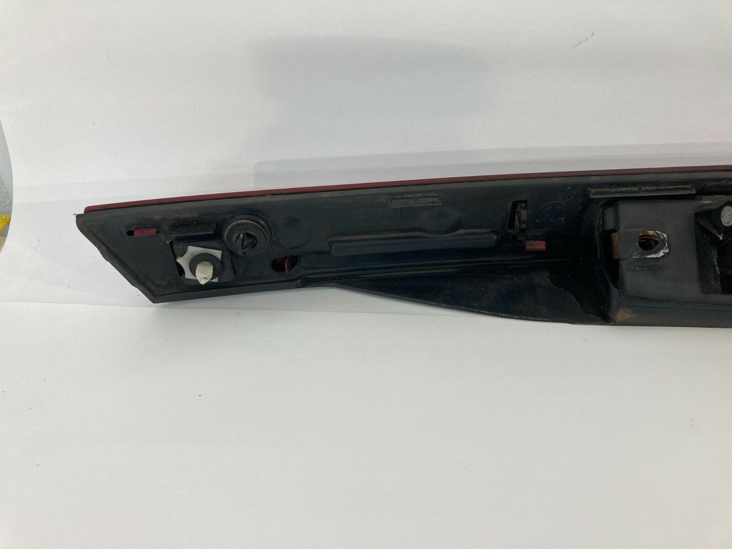 09-14 Volkswagen Routan Trunk Lid Finish Garnish License Light Panel Molding OEM