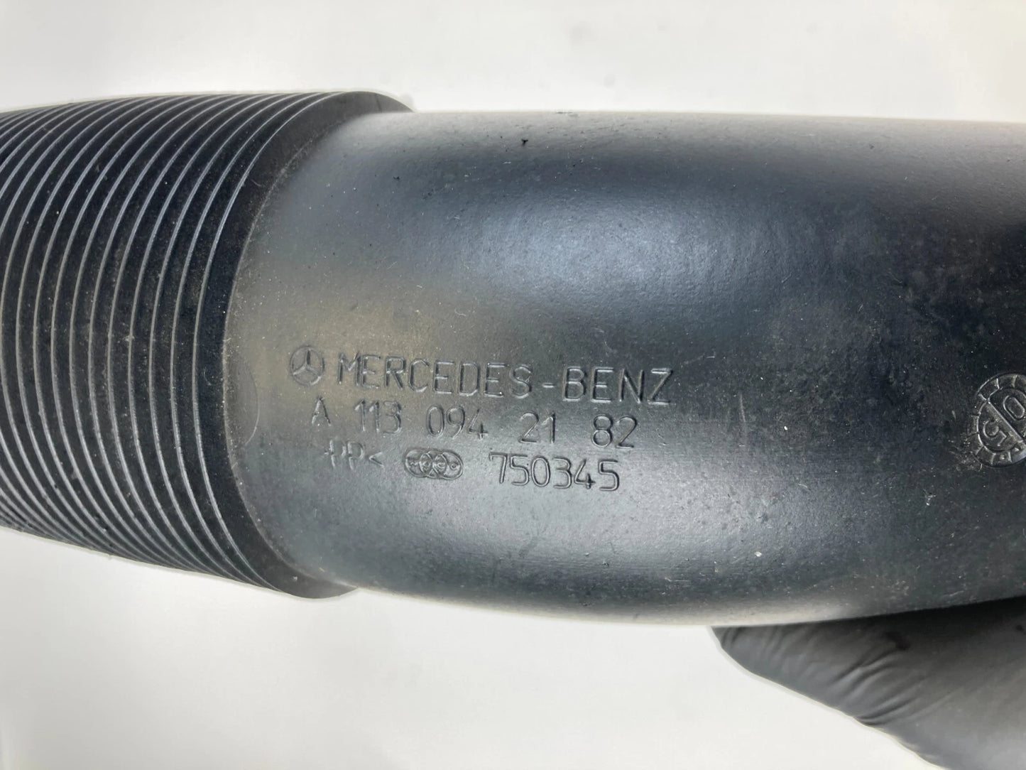 06-11 MERCEDES CLS500 5.0L RH AIR INTAKE DUCT HOSE TUBE OEM FACTORY A1130942182