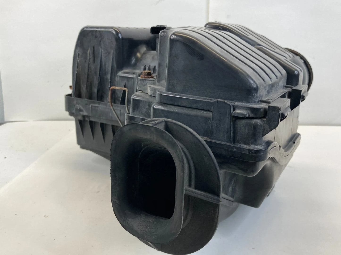 09 10 Honda Fit 1.5L L4 Air Cleaner Intake Filter Housing Cover Box Assembly OEM