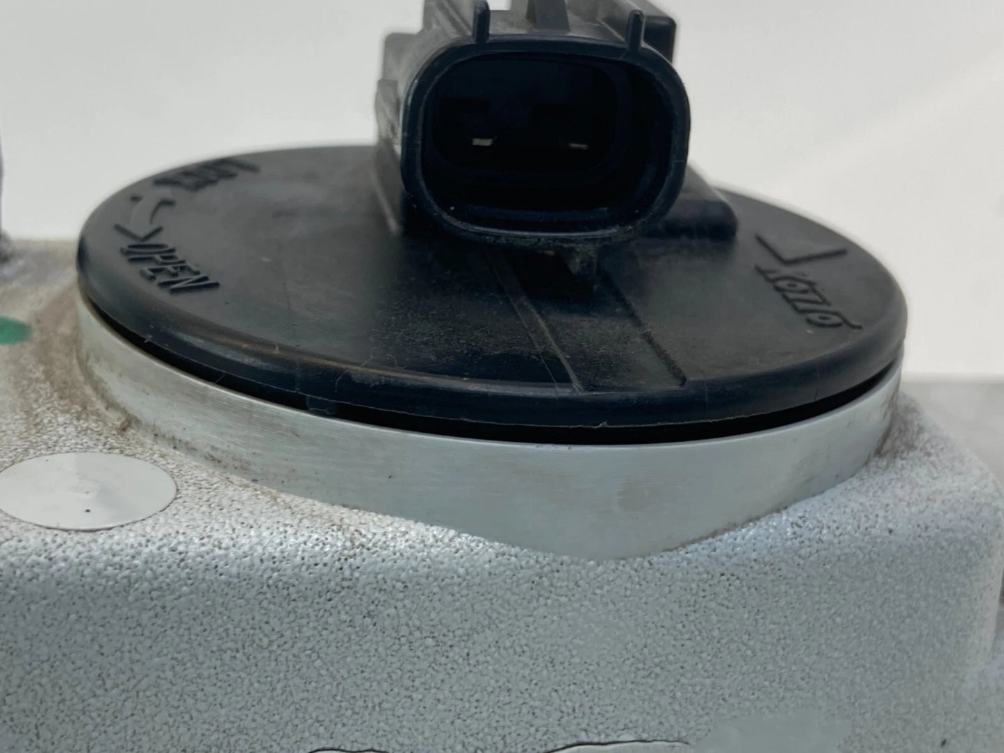 2003 2004 TOYOTA COROLLA BUMPER FOG LIGHT DRIVING LAMP ASSEMBLY RIGHT SIDE OEM