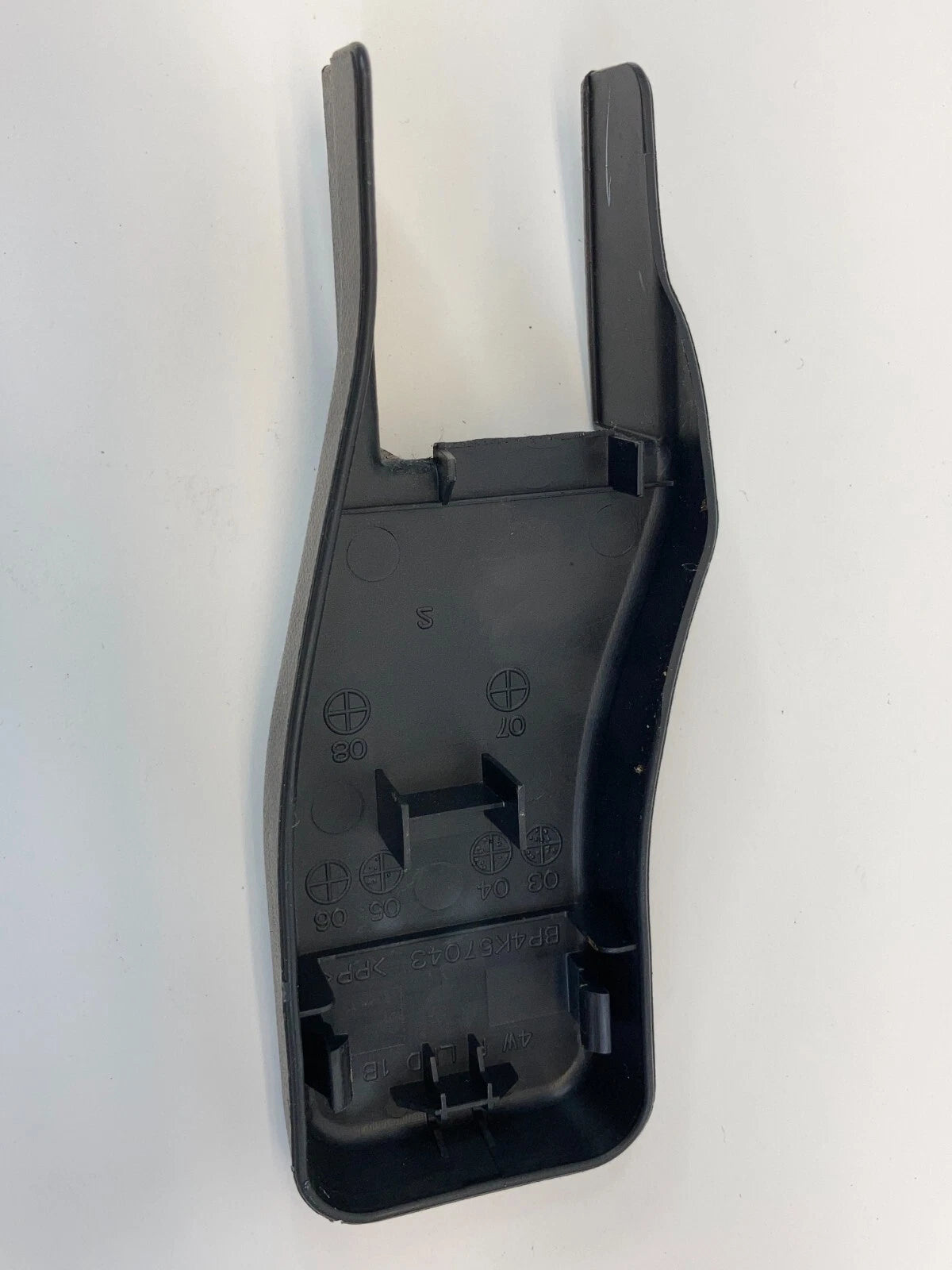 04 05 06 07 08 09 MAZDA3 MAZDA 3 FRONT LEFT SEAT RAIL CAP COVER TRIM BP4K57043