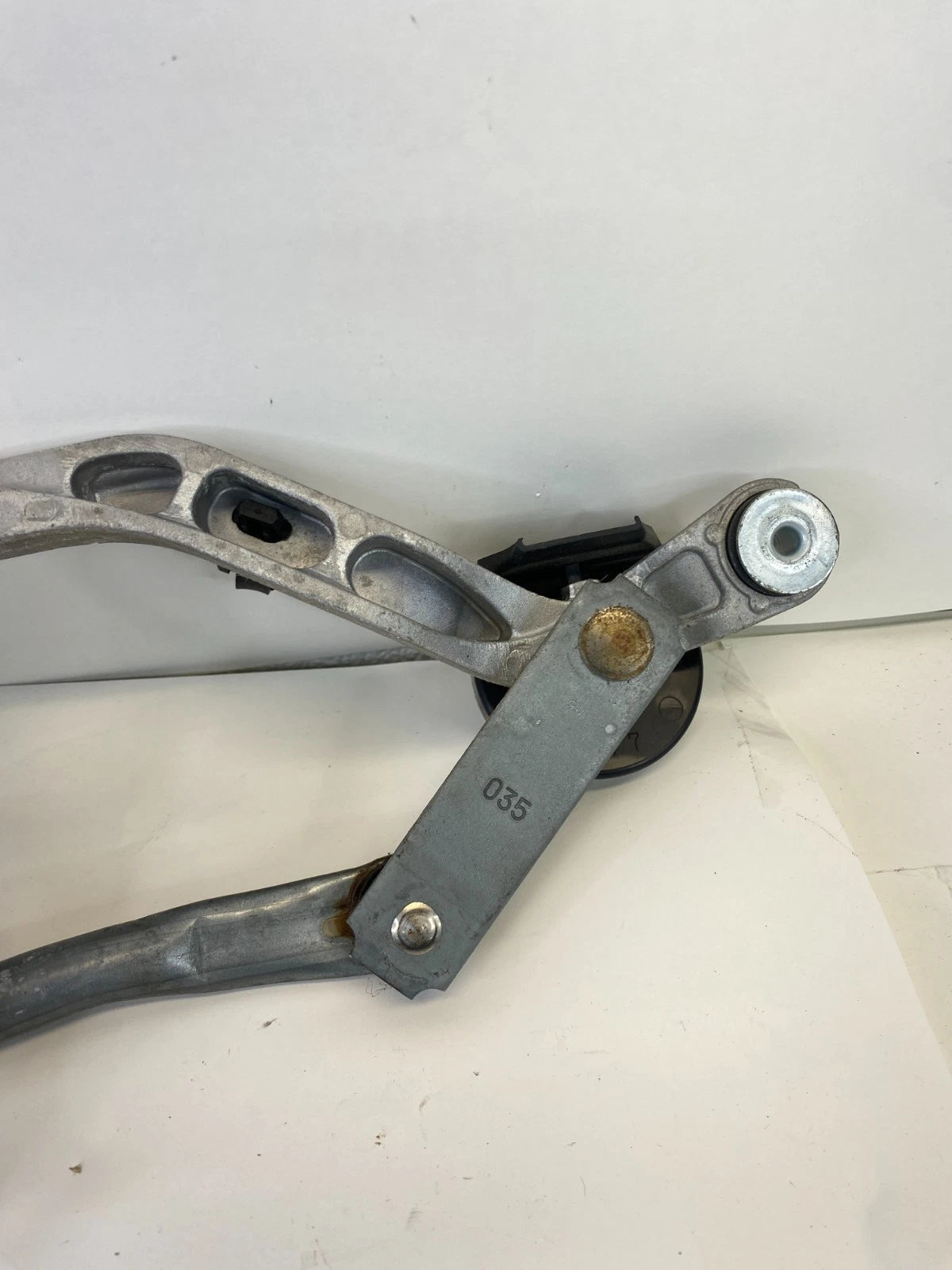 2014-2019 TOYOTA COROLLA FRONT WINDSHIELD WIPER MOTOR & LINKAGE 85110-02350 OEM