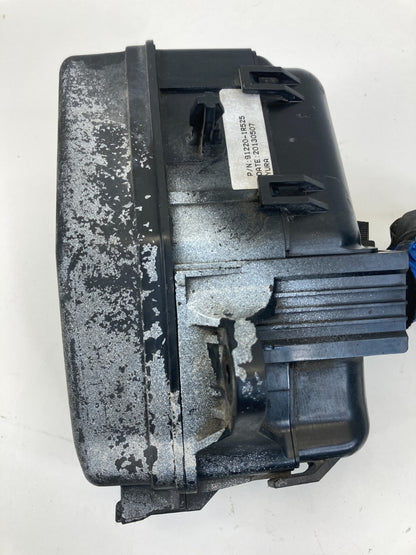 2013 2014 Hyundai Accent 1.6L AT Engine Fuse Relay Box Junction Block 912201R525