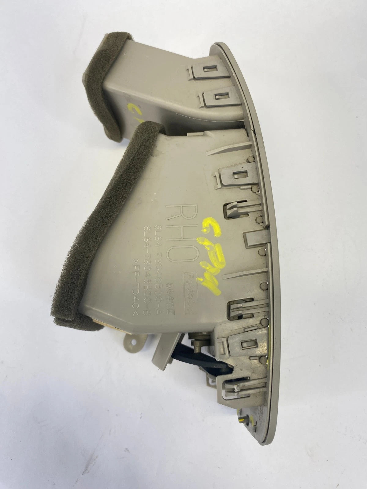 2008-2012 FORD ESCAPE RIGHT DASH A/C HEATER AIR VENT GRILLE OEM 8L84-78046B30-A