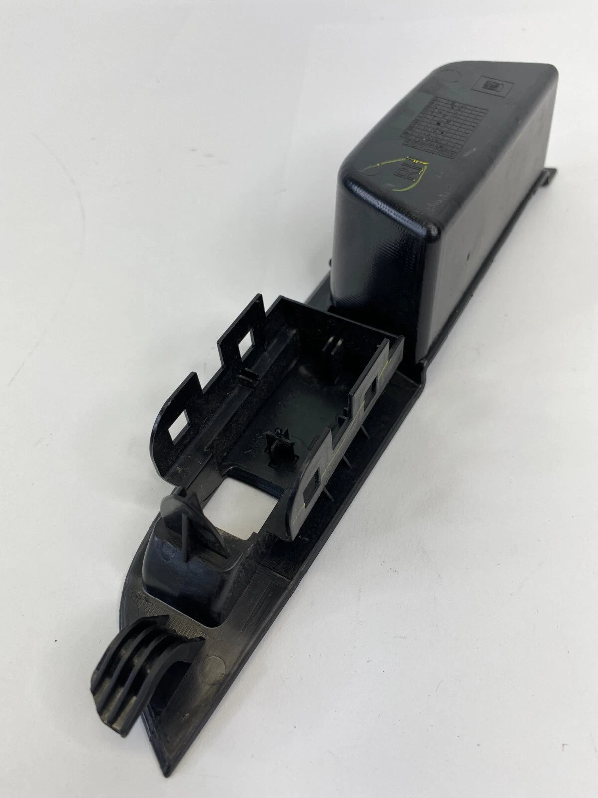 2010-2017 CHEVROLET EQUINOX REAR RIGHT SIDE DOOR WINDOW SWITCH BEZEL AKE21347