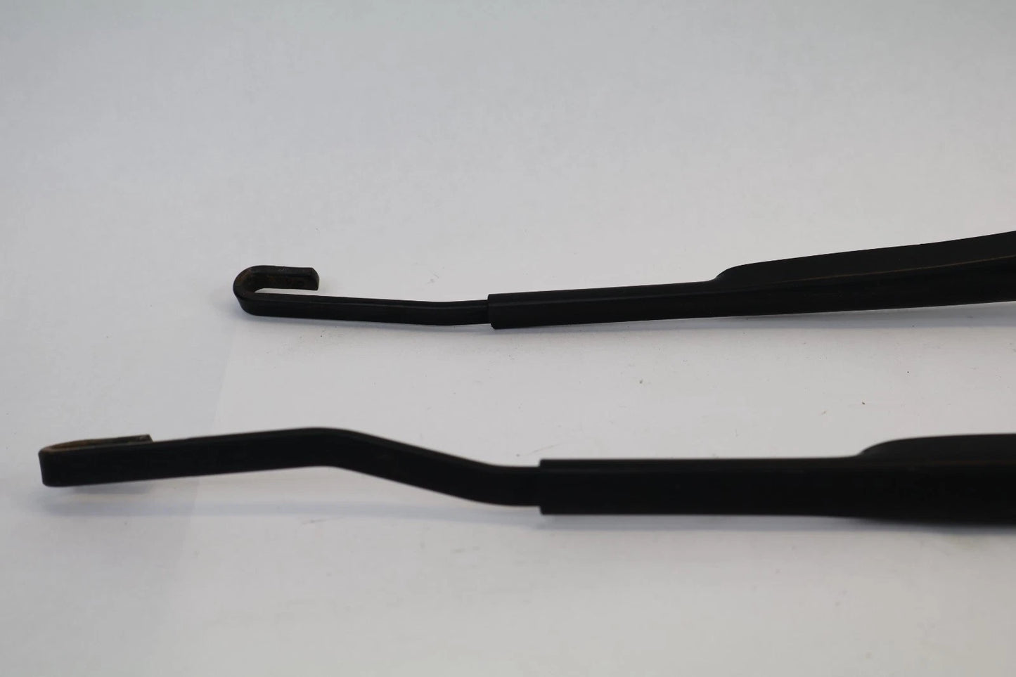 2008-2011 HONDA CIVIC HYBRID SEDAN FRONT WINDSHIELD WIPER ARM PAIR SET OEM
