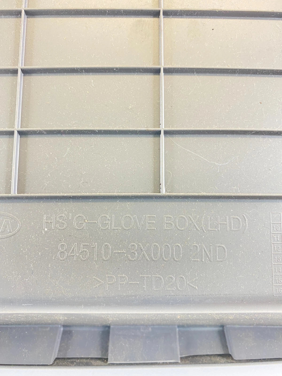 2011-2013 HYUNDAI ELANTRA SEDAN GLOVE BOX STORAGE COMPARTMENT GREY KOREA BUILT