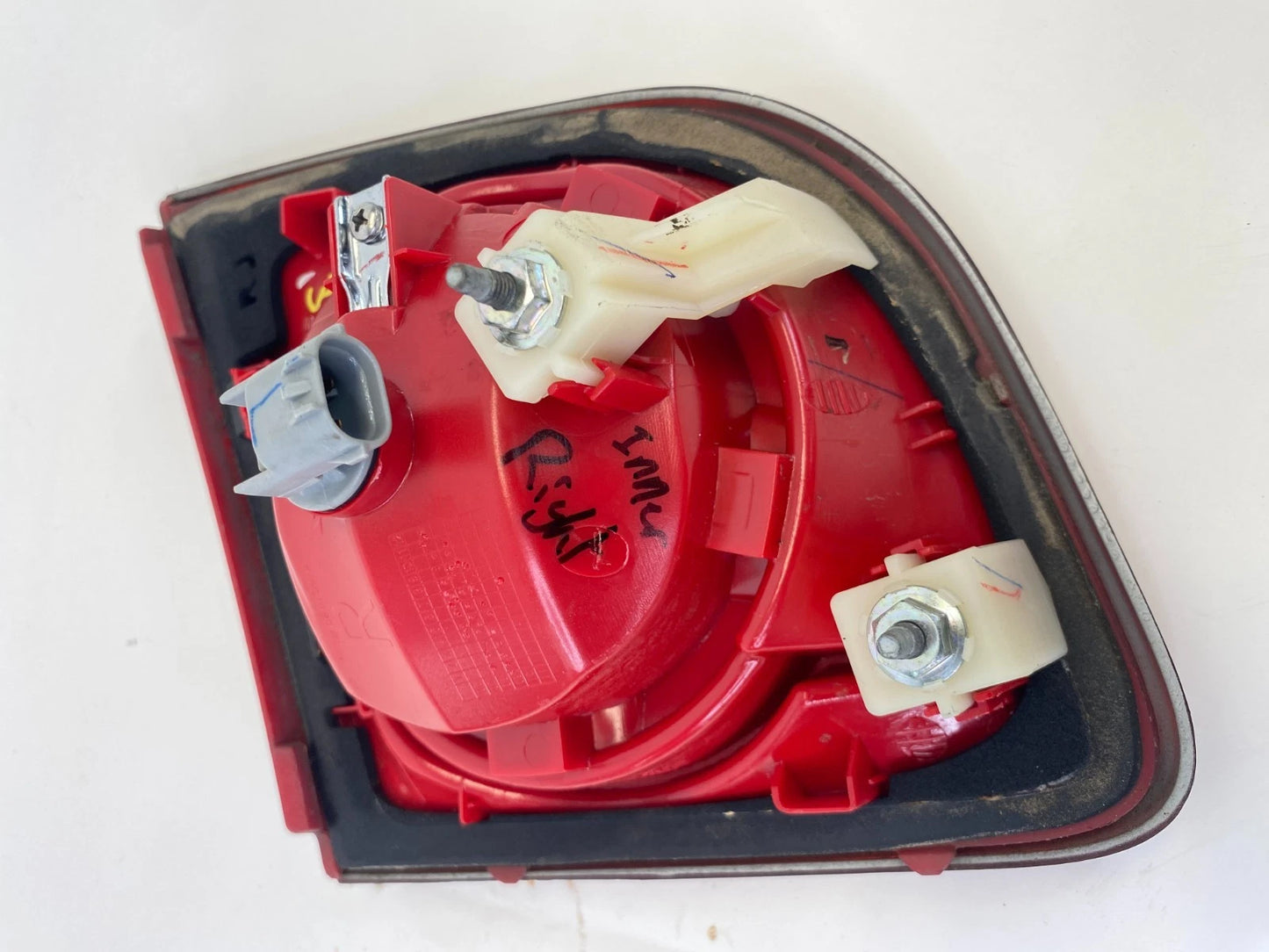 2008-2012 CHEVY MALIBU TRUNK RIGHT PASSENGER INNER TAIL LIGHT LAMP 15271121 OEM