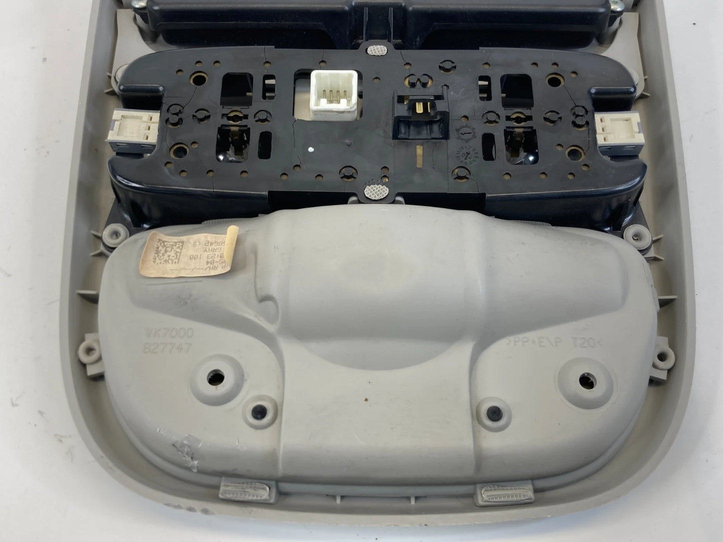 04 05 TOYOTA SIENNA OVERHEAD CONSOLE DOME LIGHT POWER SLIDING DOORS SWITCH OEM