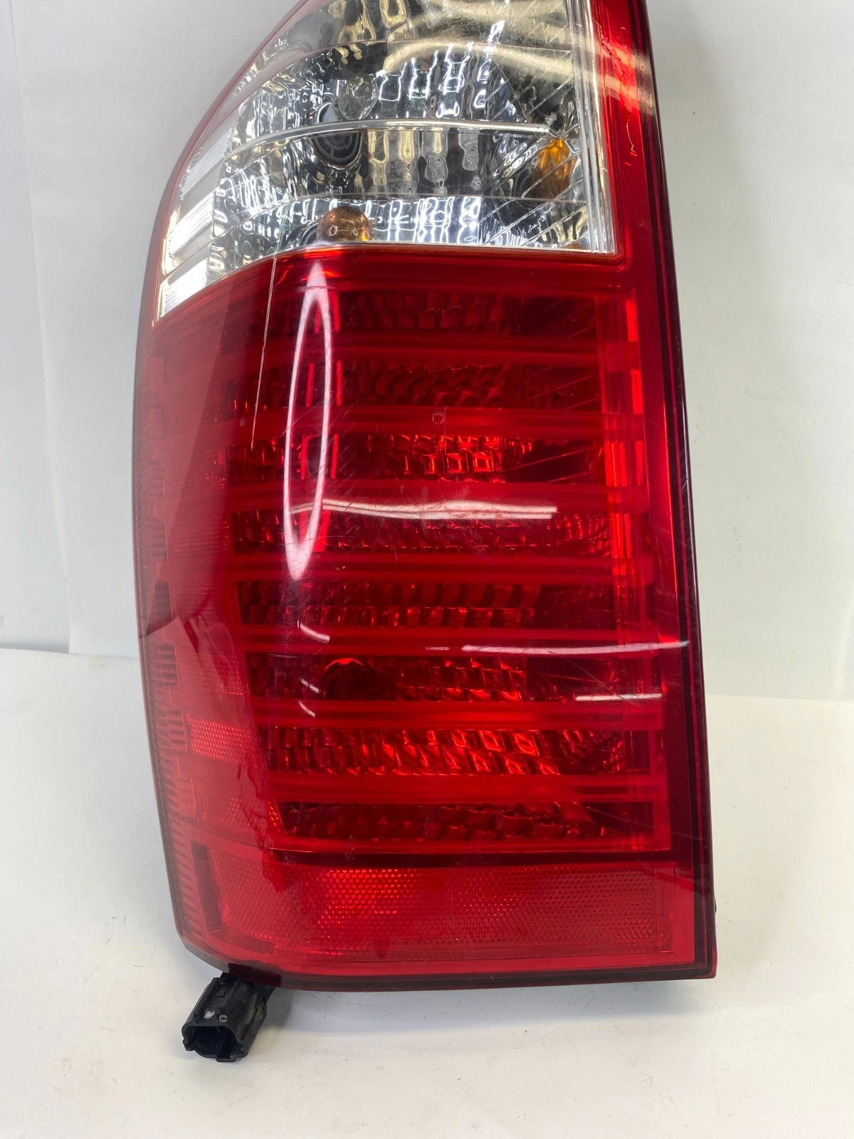 2006-2014 KIA SEDONA DRIVER LEFT SIDE TAIL LIGHT LAMP TAILLIGHT TAILLAMP OEM