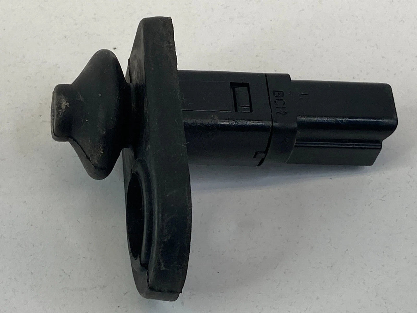2005-2010 KIA SPORTAGE REAR LEFT DOOR AJAR LIGHT JAMB COURTESY CONTROL SWITCH