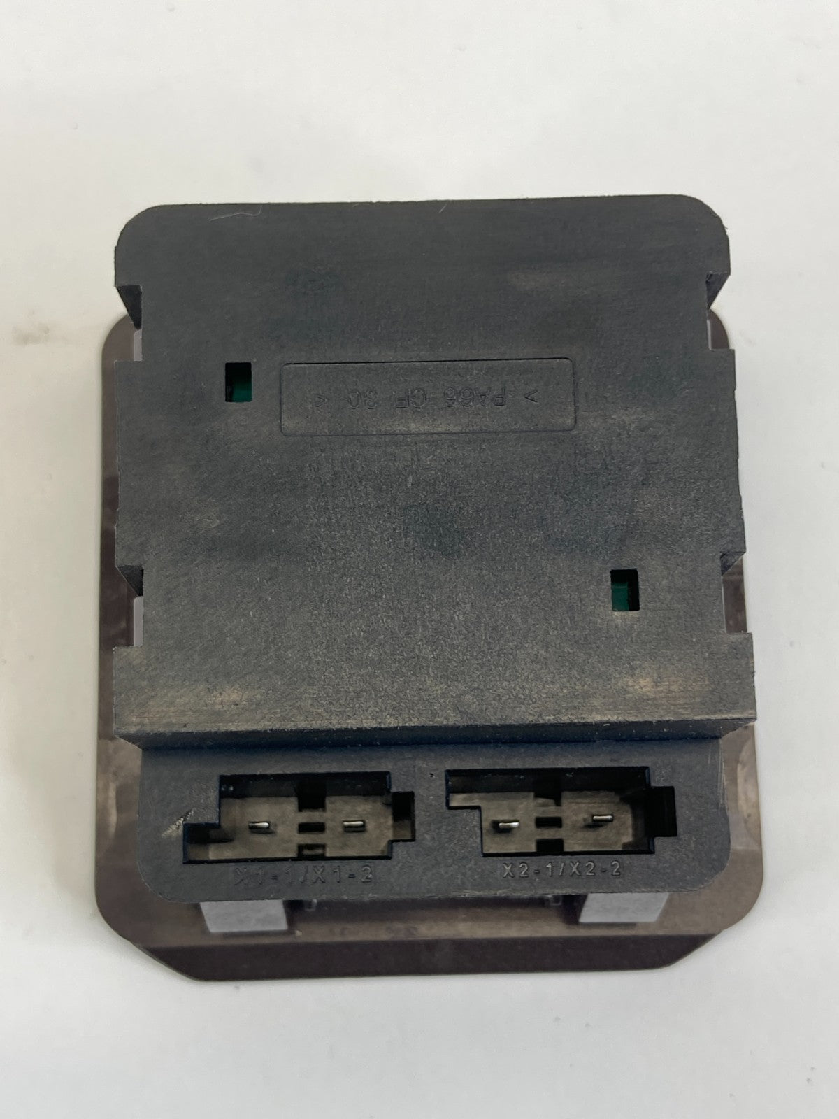 2011-2016 Buick Regal Center Console 120 Volt Power Outlet Receptacle 1333285