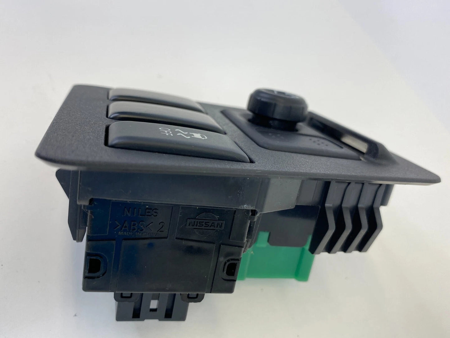 2008-2013 NISSAN ROGUE DASH MIRROR VDC FWD TRACTION CONTROL OFF SWITCH PANEL OEM
