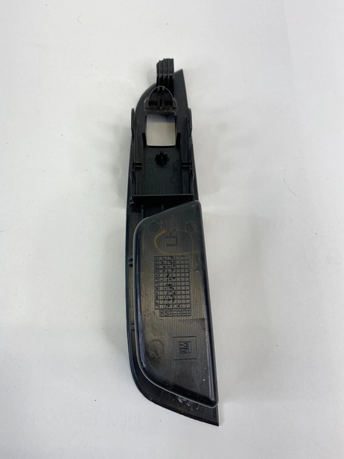 2010-2017 CHEVROLET EQUINOX SUV REAR LEFT SIDE DOOR WINDOW SWITCH COVER BEZEL