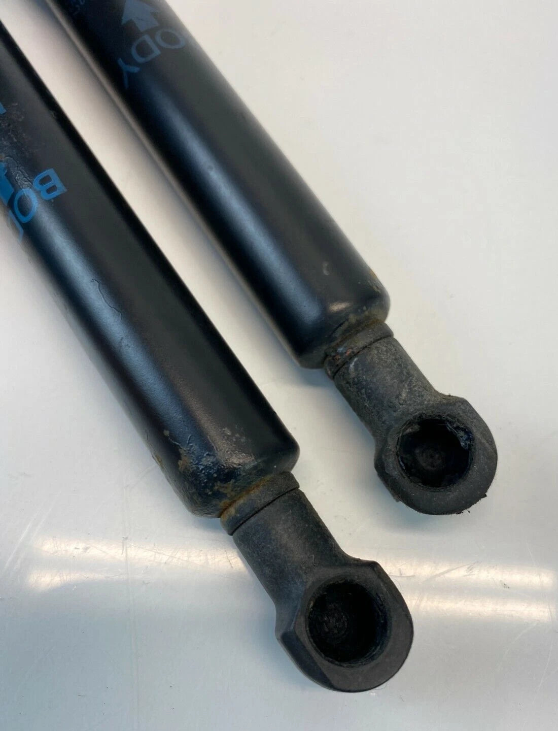 08-14 DODGE AVENGER SEDAN TRUNK HATCH LIFT SUPPORT CYLINDER SHOCK STRUT SET OEM
