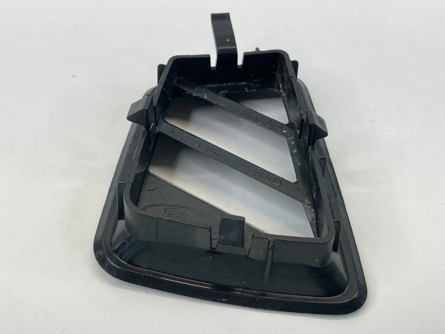 13-19 FORD POLICE INTERCEPTOR UTILITY DASH LEFT A/C AIR VENT DEFROSTER GRILLE