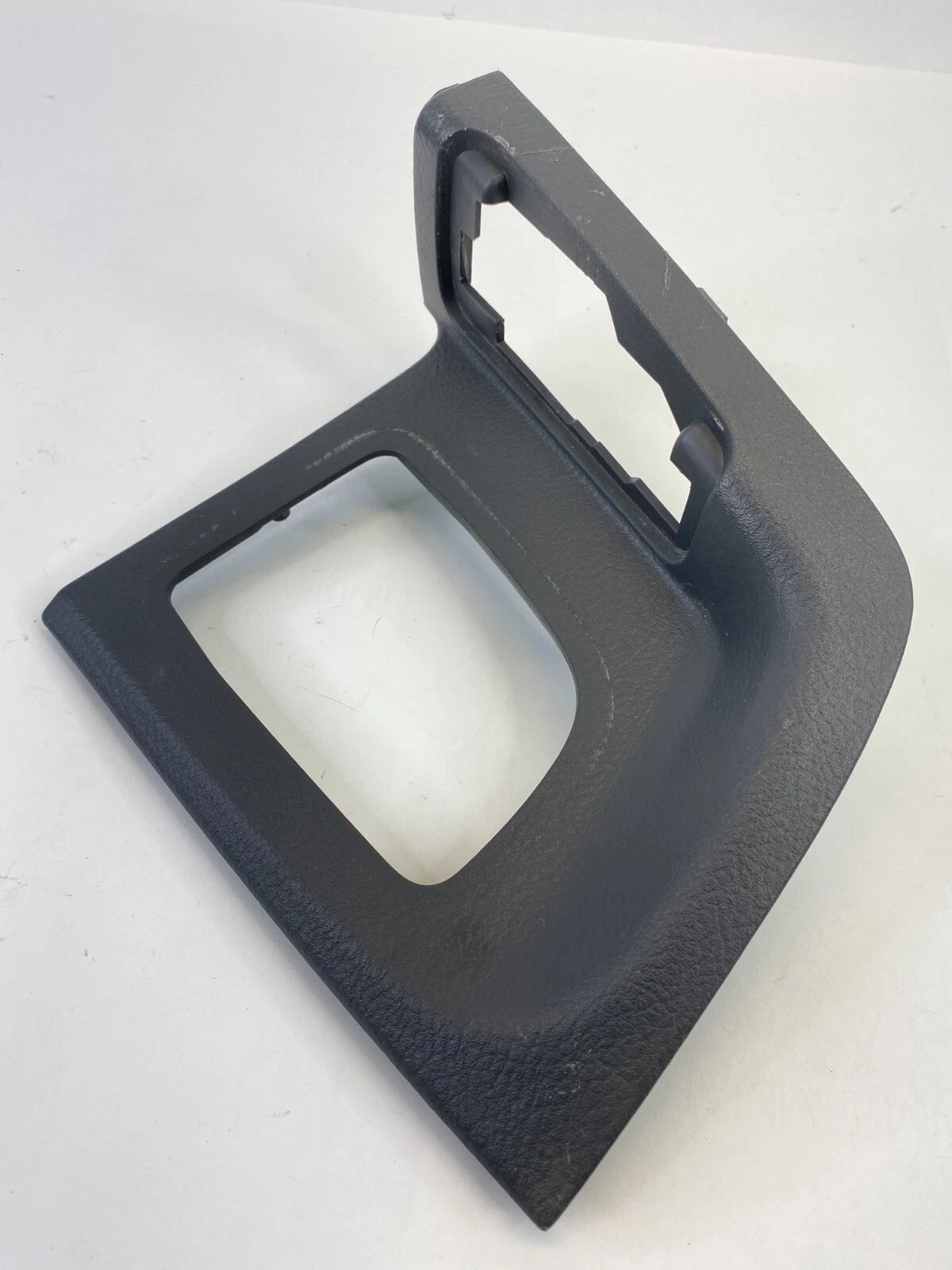 2004-2009 KIA SPECTRA REAR RIGHT DOOR WINDOW SWITCH BEZEL GARNISH 823442F100 OEM