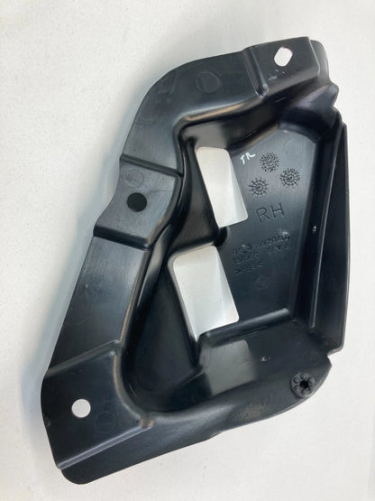 07-10 CHRYSLER SEBRING SEDAN REAR RIGHT TAILLIGHT HOUSING COVER 04389920AD OEM